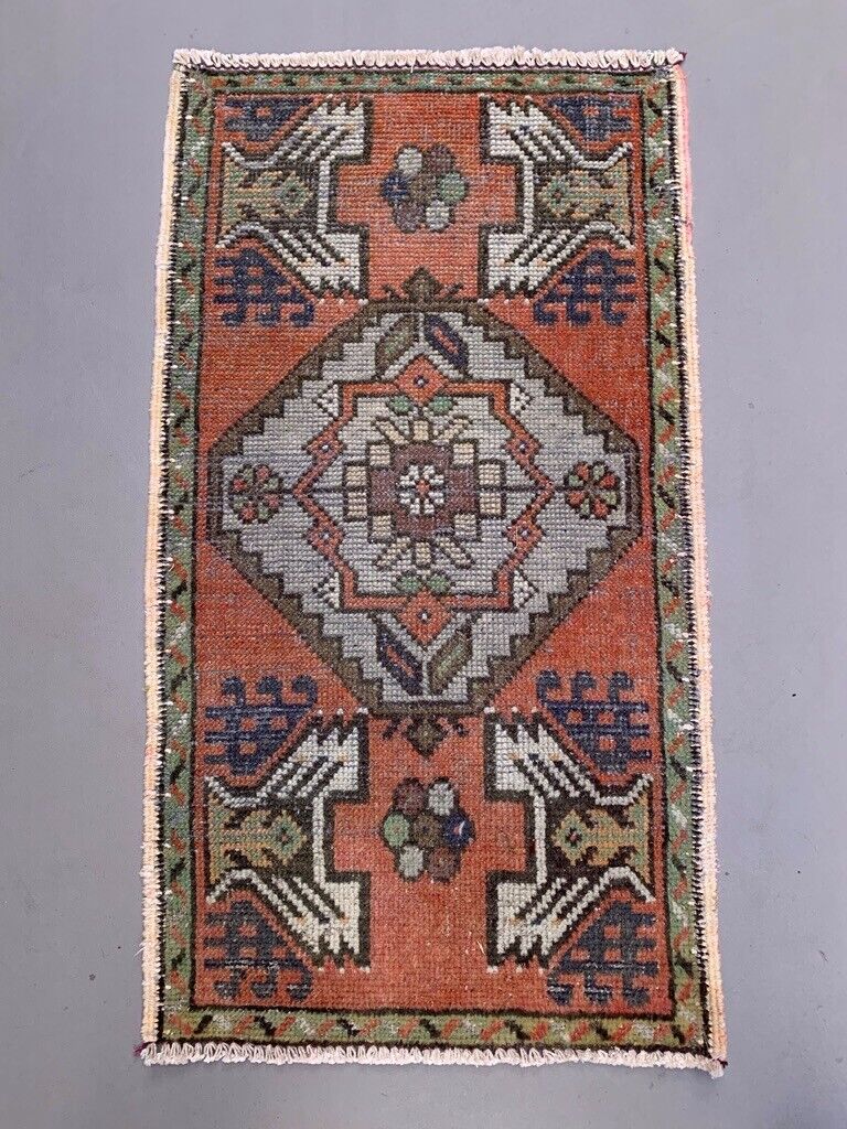 Small Vintage Turkish Rug 98x54 cm, Short Runner, Tribal, Shabby Chic