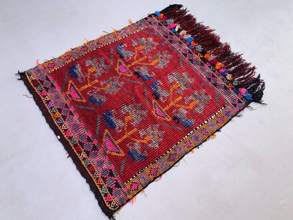 Medium Vintage Turkish Kilim Rug 114x104 cm Wool Kelim, Square