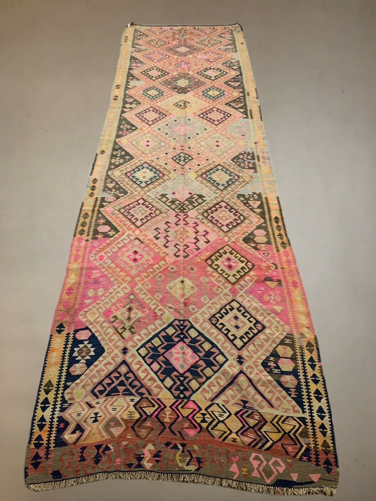 Vintage Turkish Kilim 453x130 cm Wool Kelim Rug Large Wide Runner Pink, Black kilimshop.myshopify.com