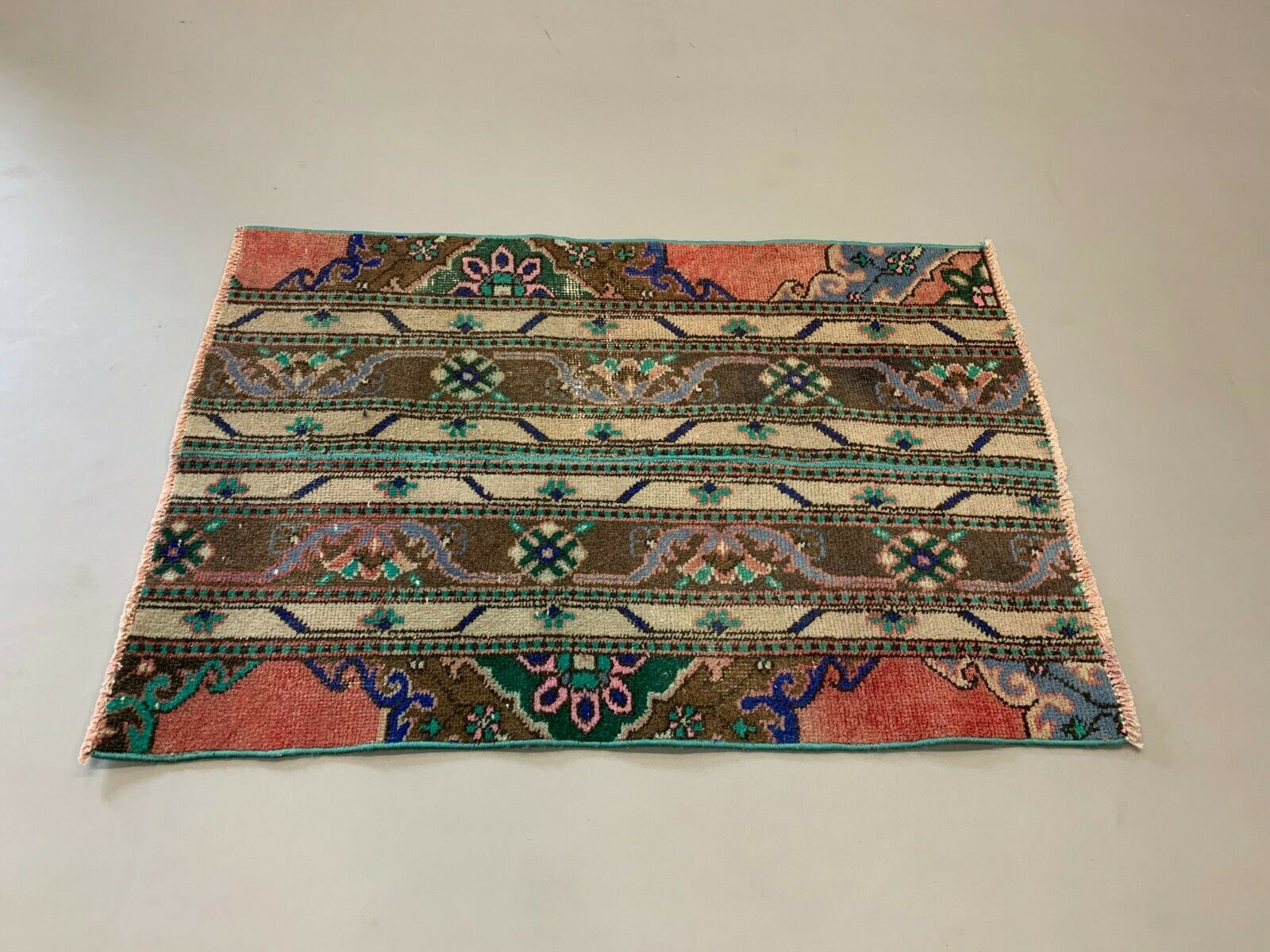 Distressed Turkish Rug 110x74 cm Vintage Shabby, Runner, Green, Brown Small kilimshop.myshopify.com