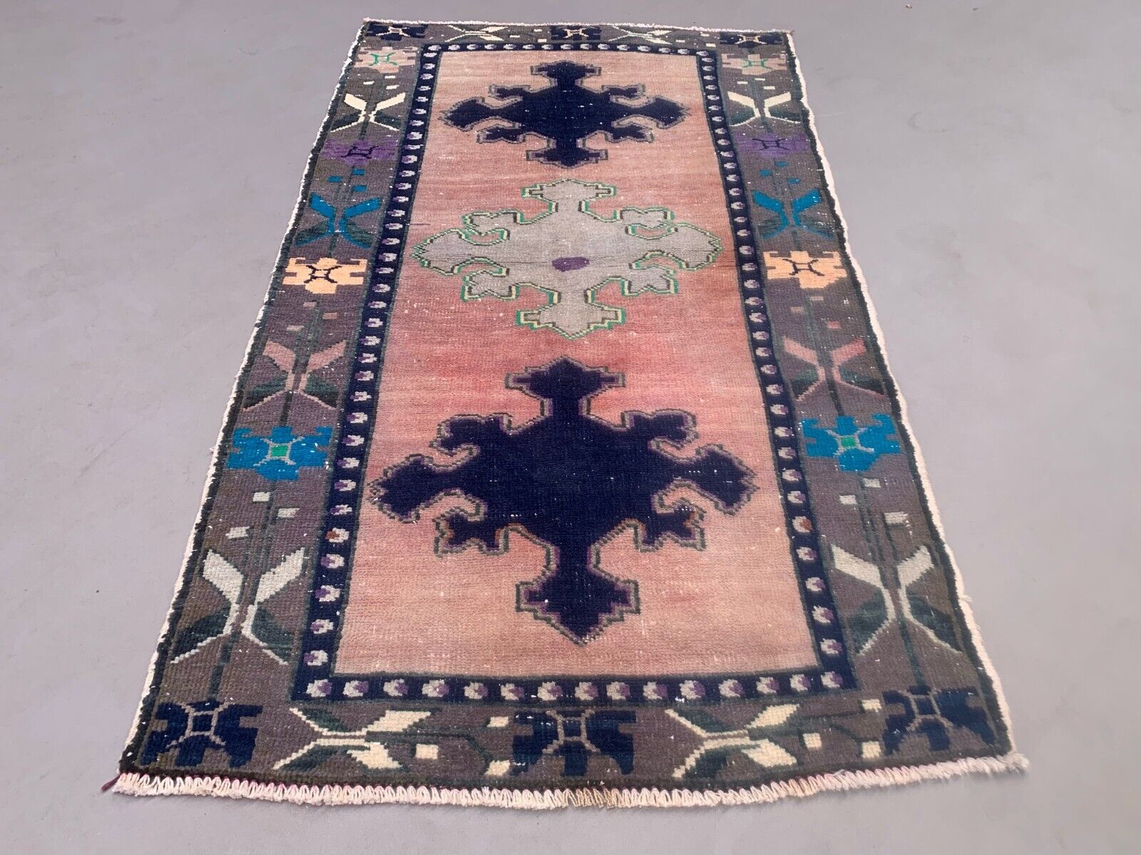 Old Turkish Oushak Rug 148x85 cm vintage carpet Ushak Region Small