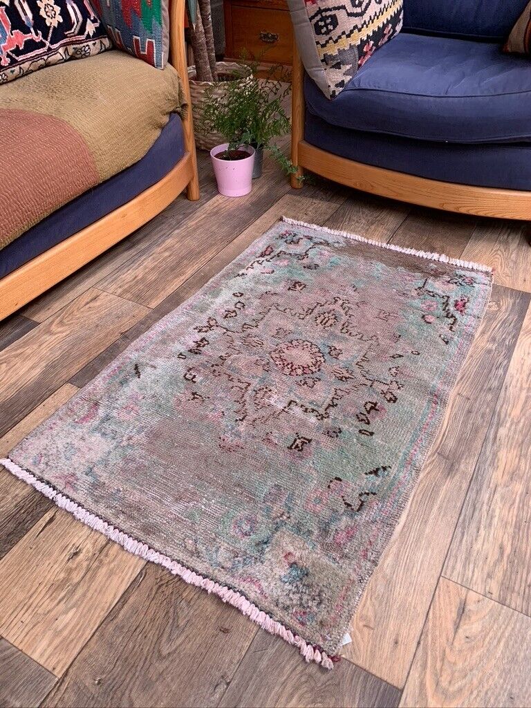 Vintage Turkish Oushak Rug 106x66 cm shabby carpet Ushak Region Small