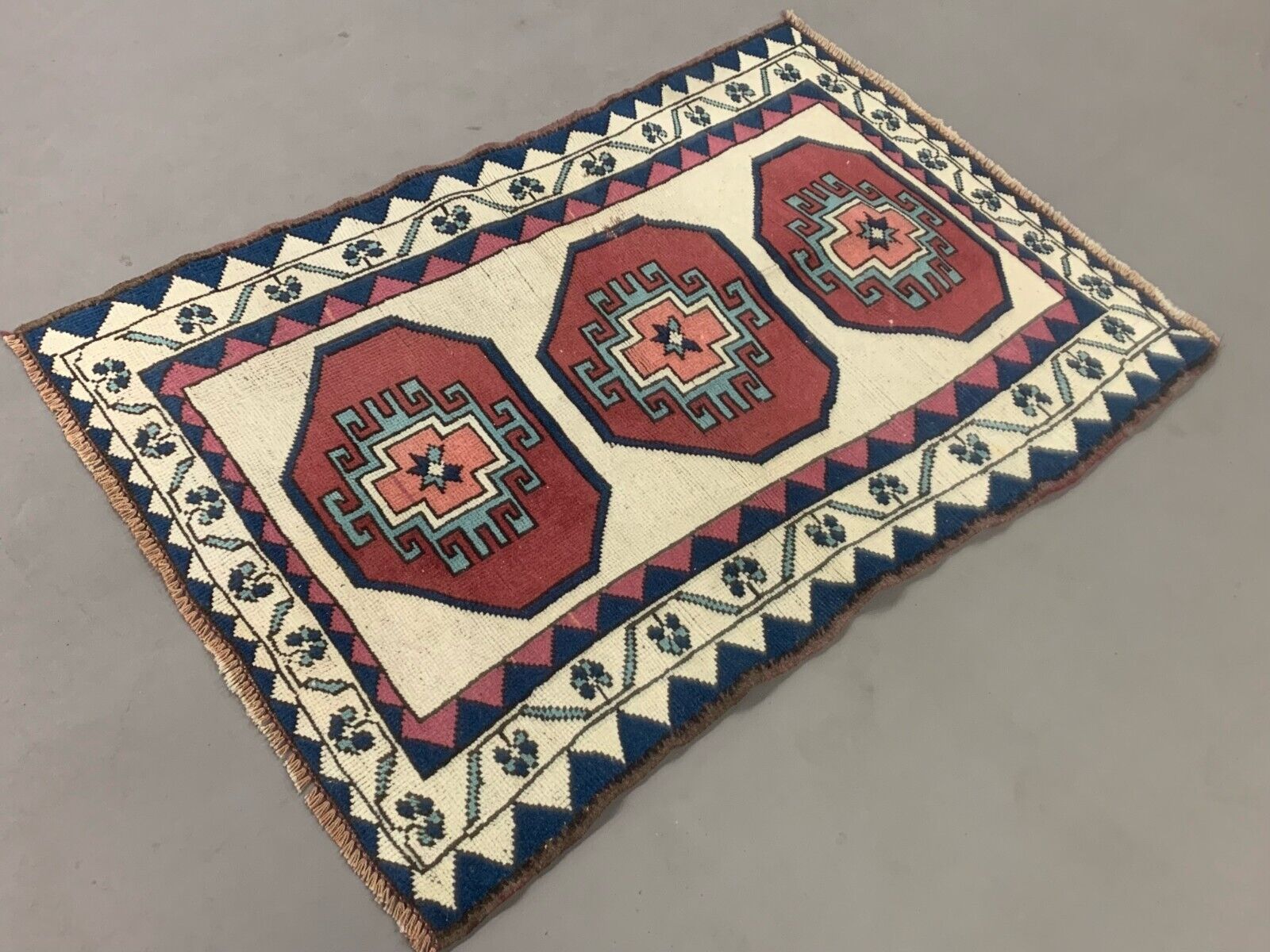 Old Turkish Kazak Rug 129x98 cm vintage tribal carpet, Small