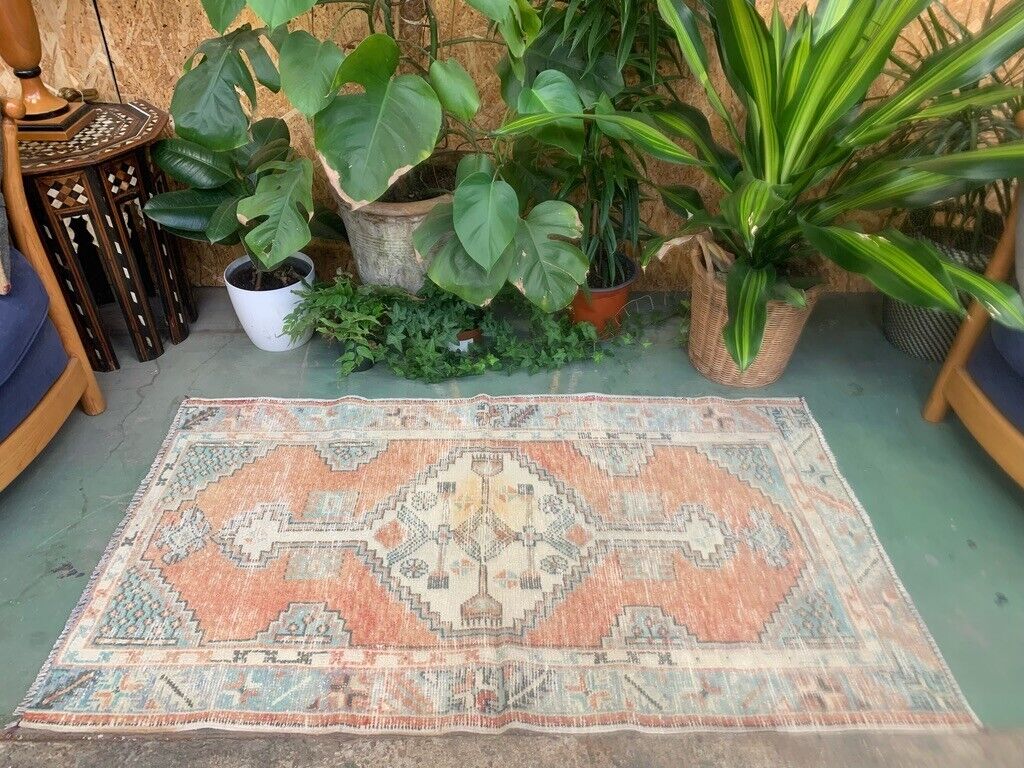 Vintage Turkish Oushak Rug 140x78 cm shabby carpet Ushak Region Medium