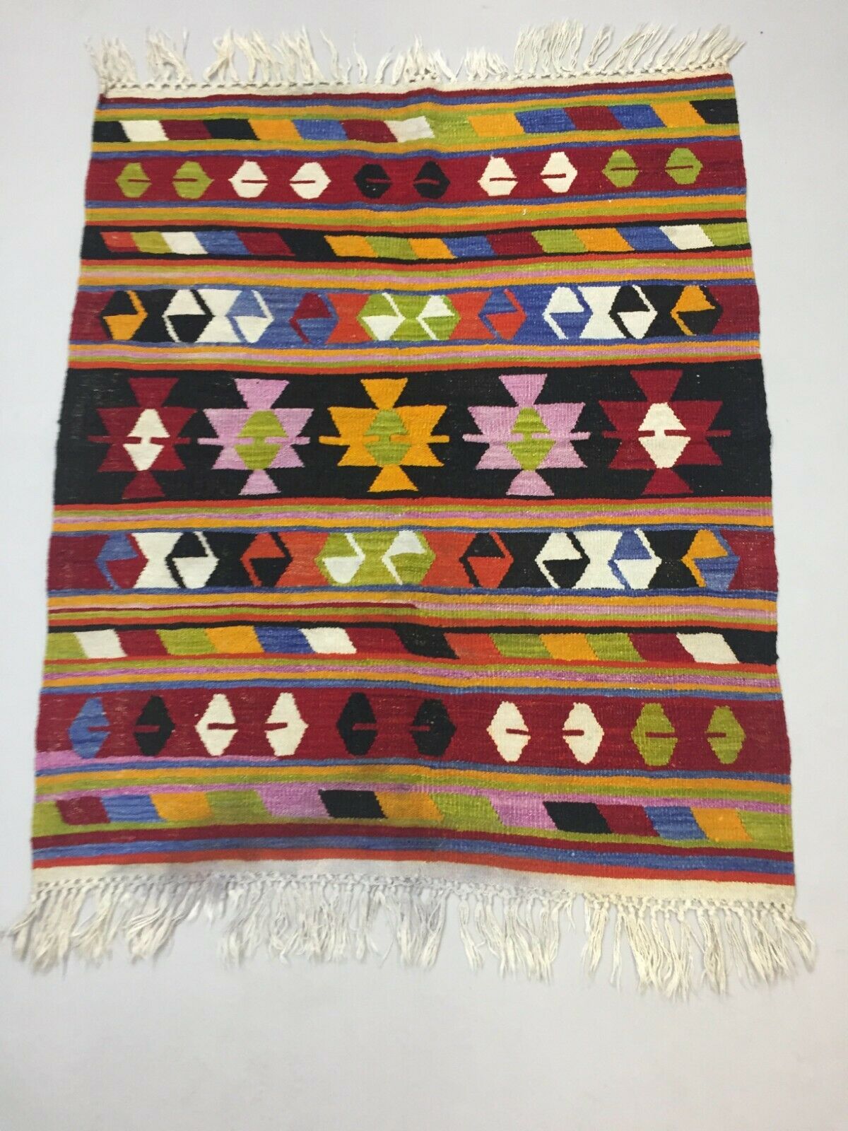 Vintage Turkish Kilim 140x118 cm Tribal Kelim Rug, Green, Red, Beige, Medium