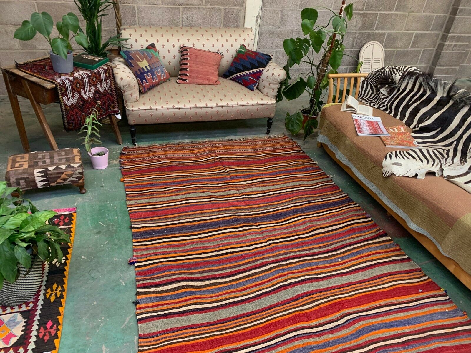 Vintage Qasgai Kilim 265x156 cm Wool Kelim Rug Large Red, Black, Pink, Colorful