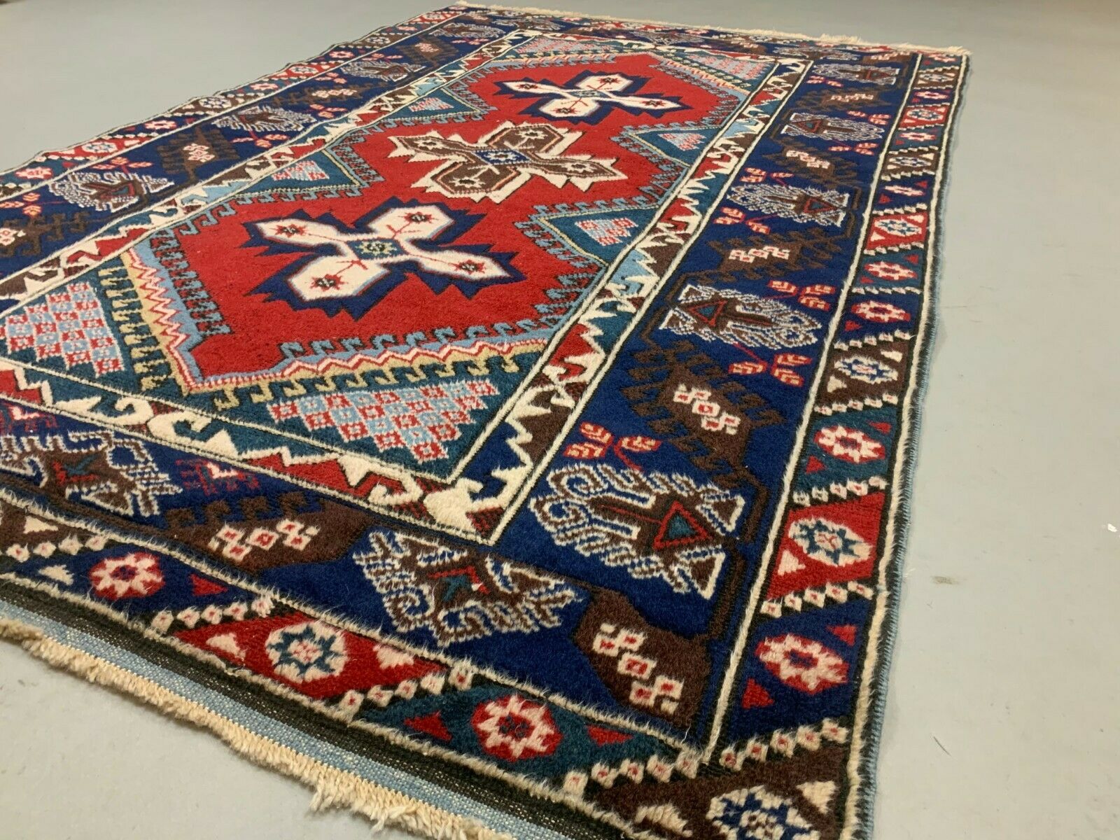 Vintage Turkish Tribal Rug veg dye 195x128 cm Turkish Carpet kilimshop.myshopify.com