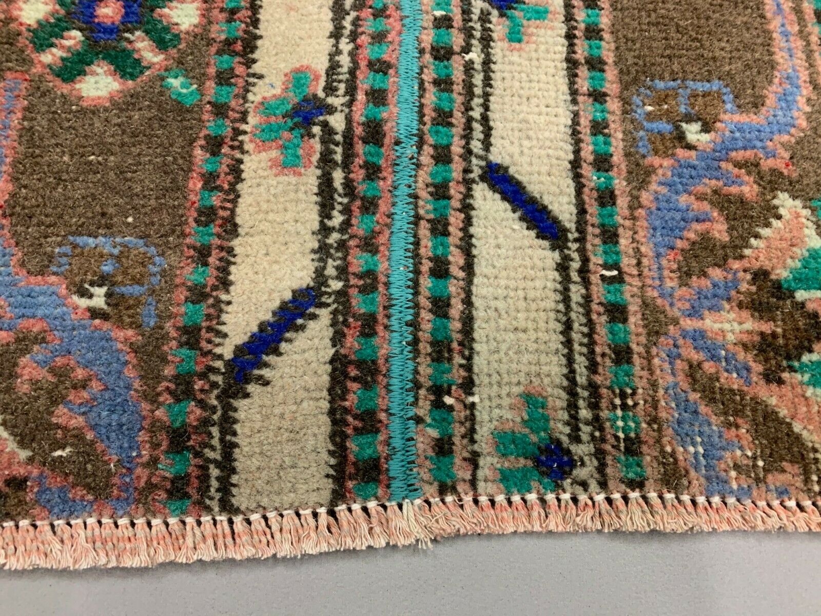Distressed Turkish Rug 110x74 cm Vintage Shabby, Tribal Red, Green, Brown Small kilimshop.myshopify.com