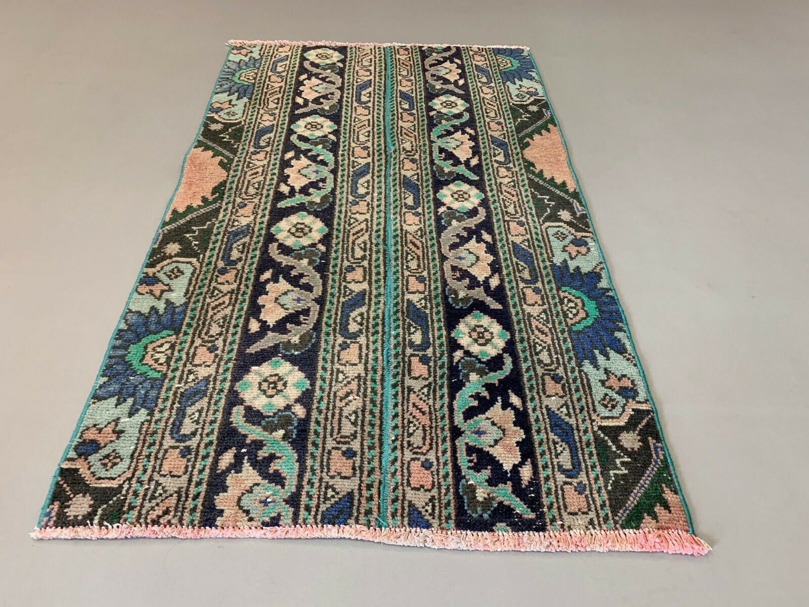 Distressed Turkish Rug 115x68 cm Vintage Shabby, Tribal Red, Green, Brown Small kilimshop.myshopify.com