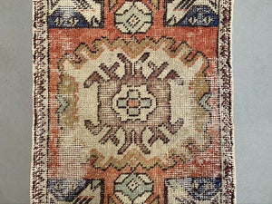 Small Vintage Turkish Rug 92x52 cm, Short Runner, Tribal, Shabby, Mini Carpet