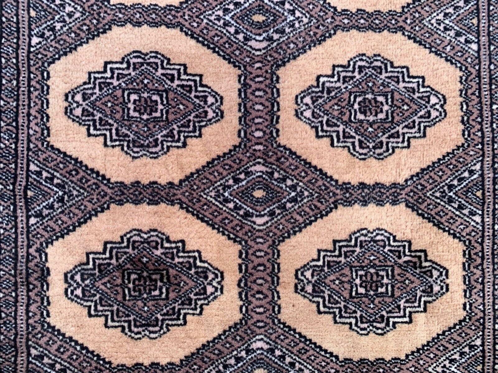 Fine Vintage Pakistani Rug, 160x102 cm Turkoman Bokhara Beige Medium