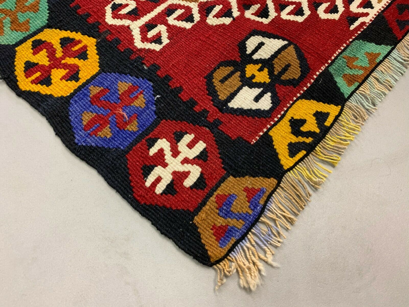 Small Vintage Turkish Kilim 145x103 cm Wool Kelim Rug Red Black Pink Blue green